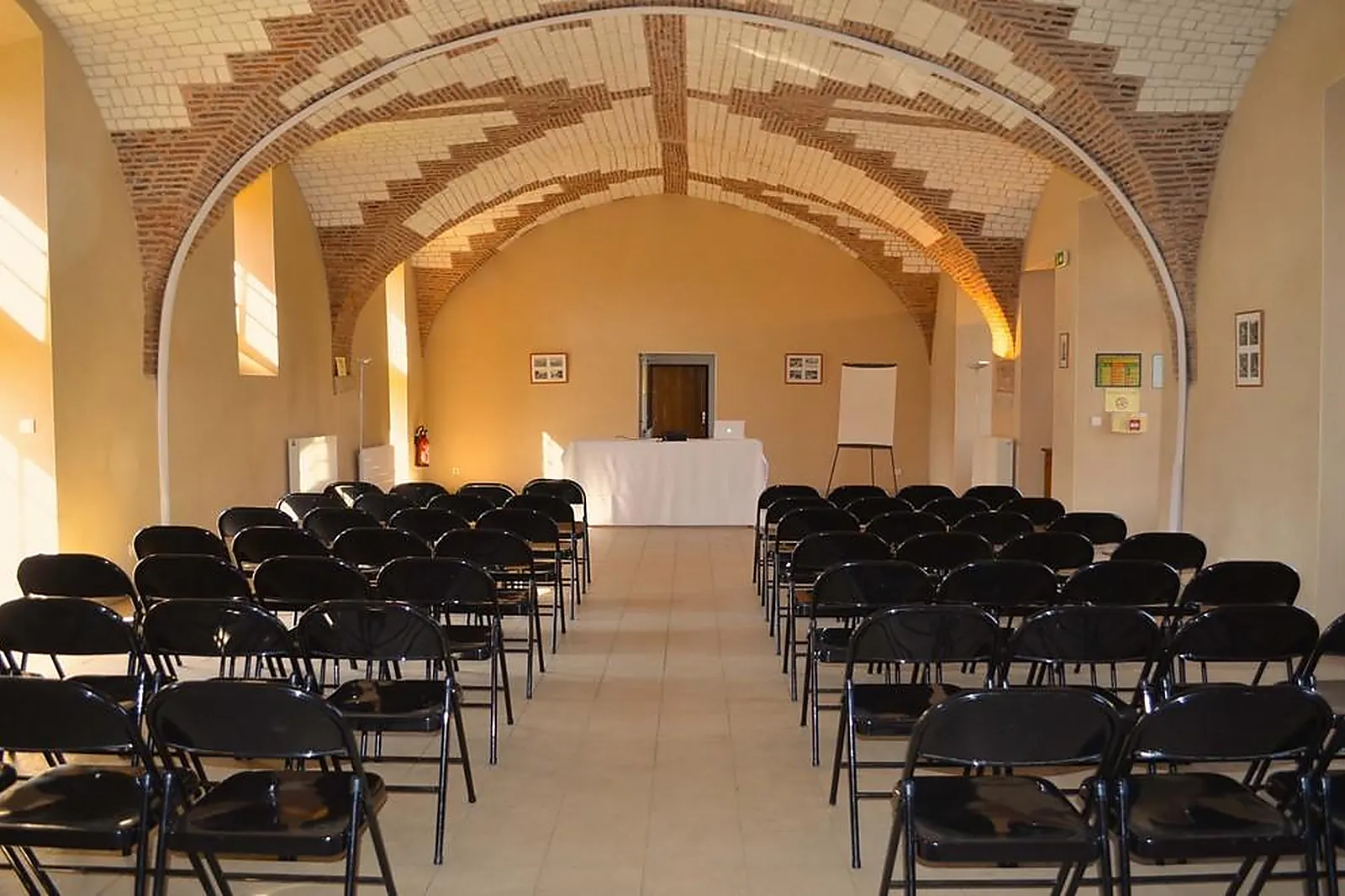 Lieux événementiels, ABBAYE DE VAULUISANT