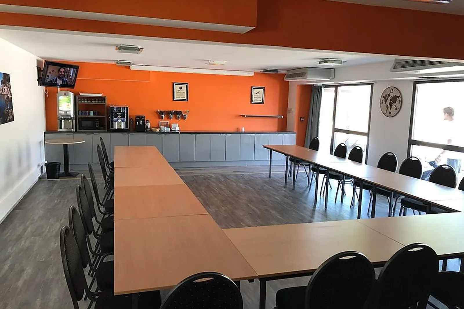 Lieux événementiels, ADONIS AIX-EN-PROVENCE