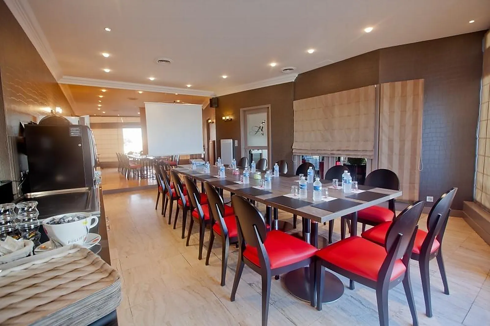 Lieux événementiels, AMBASSADEUR HÔTEL