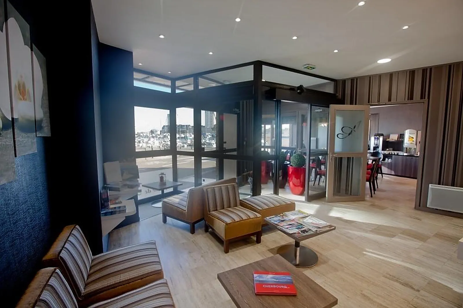 Lieux événementiels, AMBASSADEUR HÔTEL