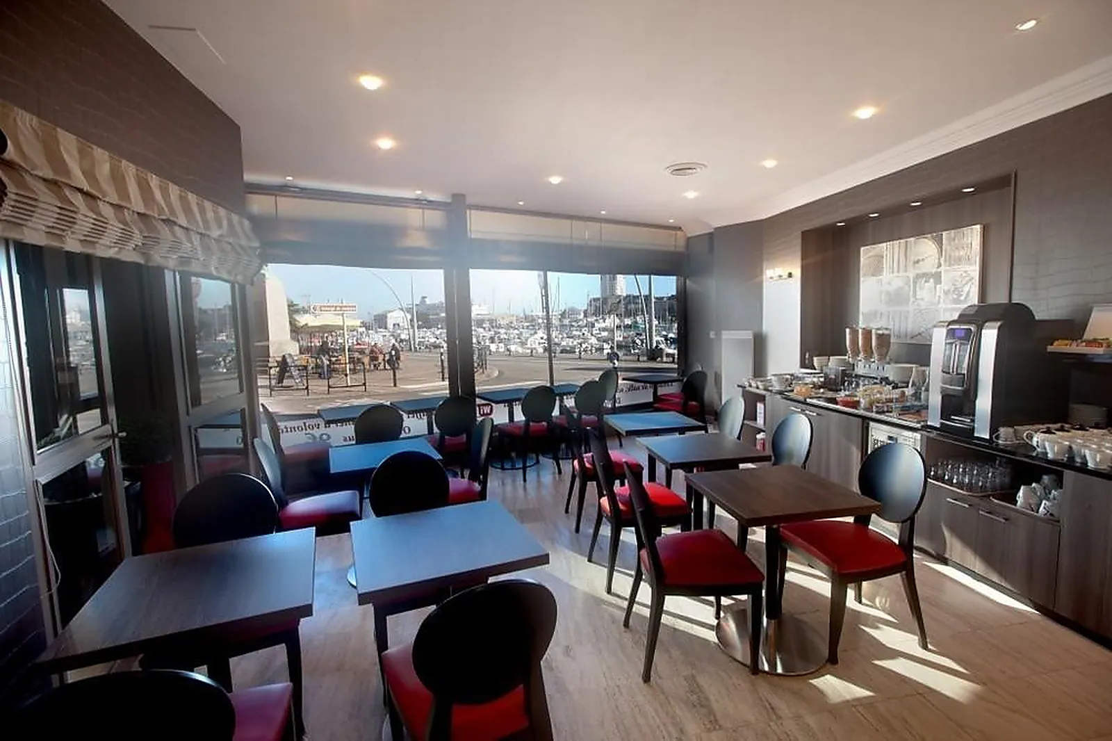 Lieux événementiels, AMBASSADEUR HÔTEL