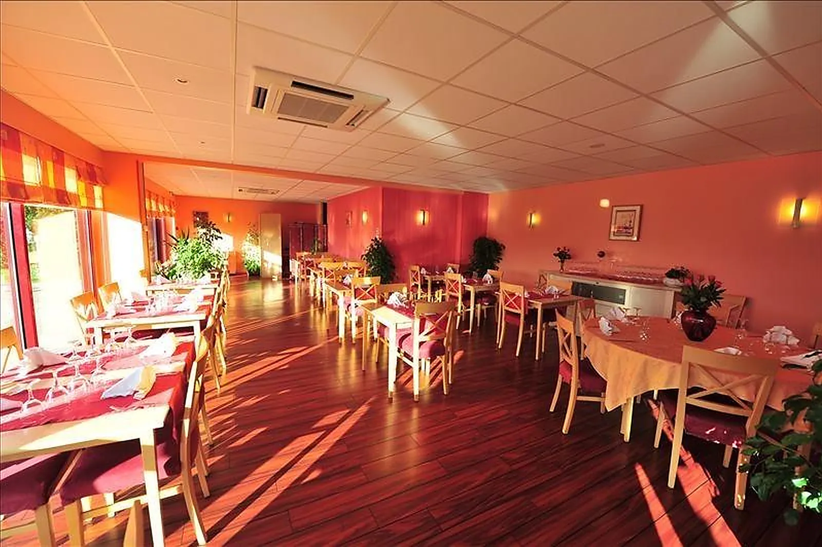 Lieux événementiels, AMBOTEL