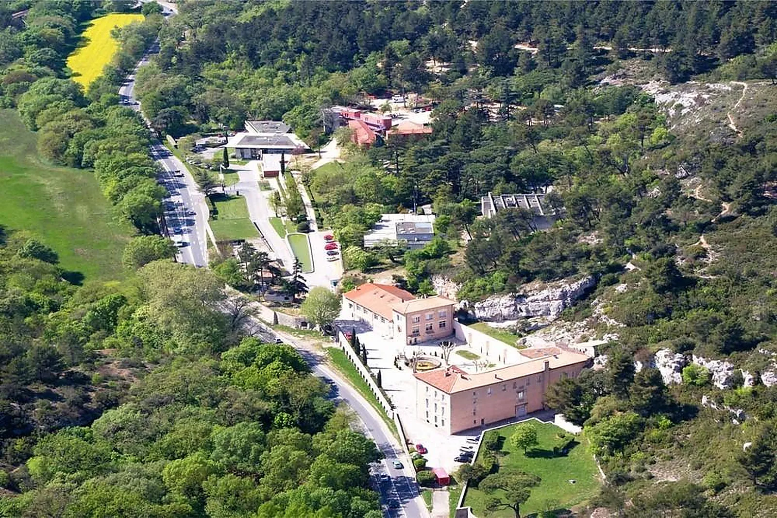Lieux événementiels, AMPHITHÉÂTRE GILBERT PAURIOL