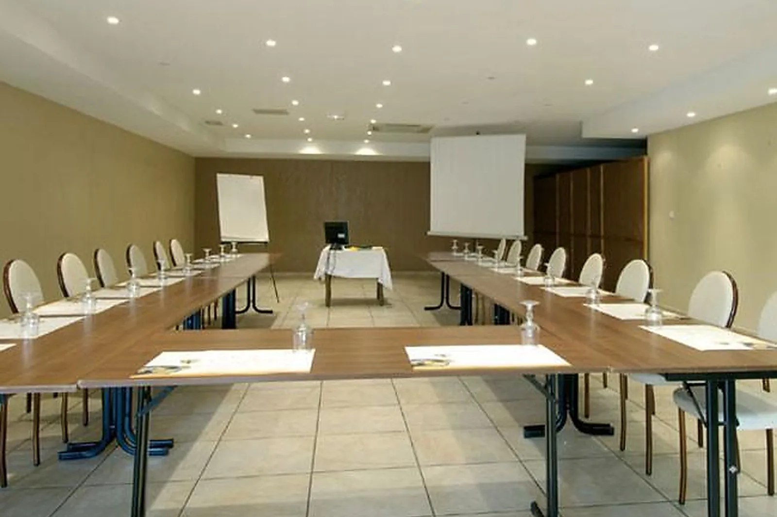 Lieux événementiels, ANIS HÔTEL