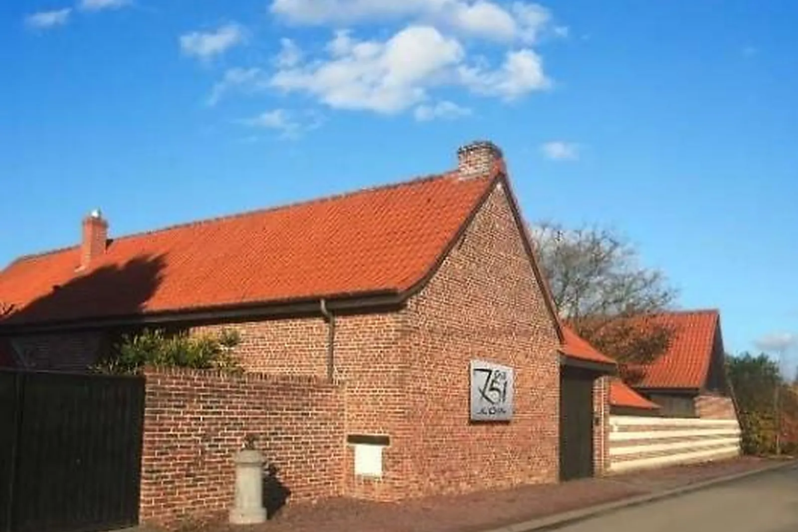 Lieux événementiels, AU 751