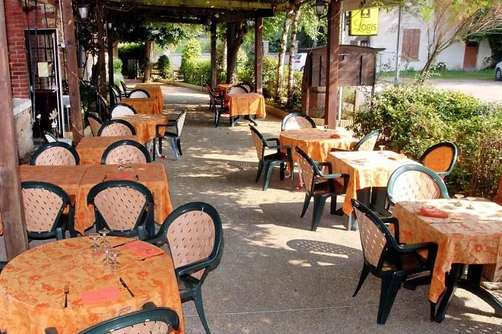 Lieux événementiels, AU BORD DU LAC