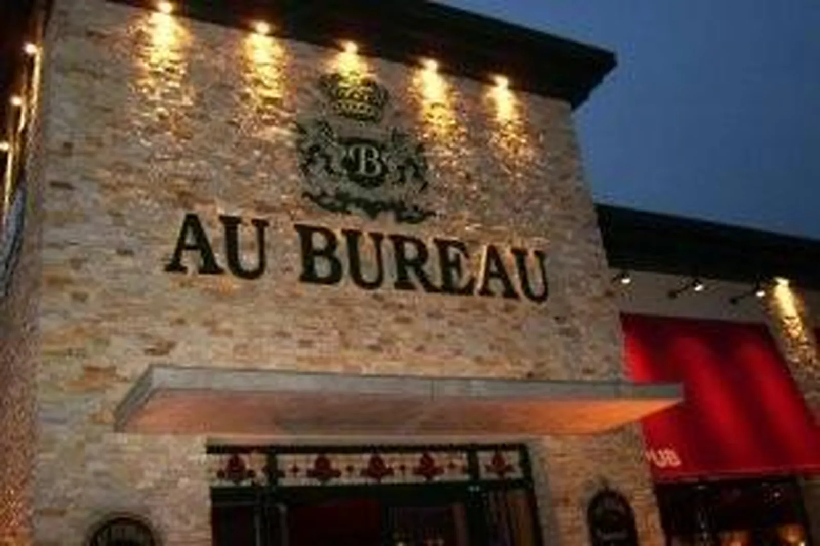 Lieux événementiels, AU BUREAU