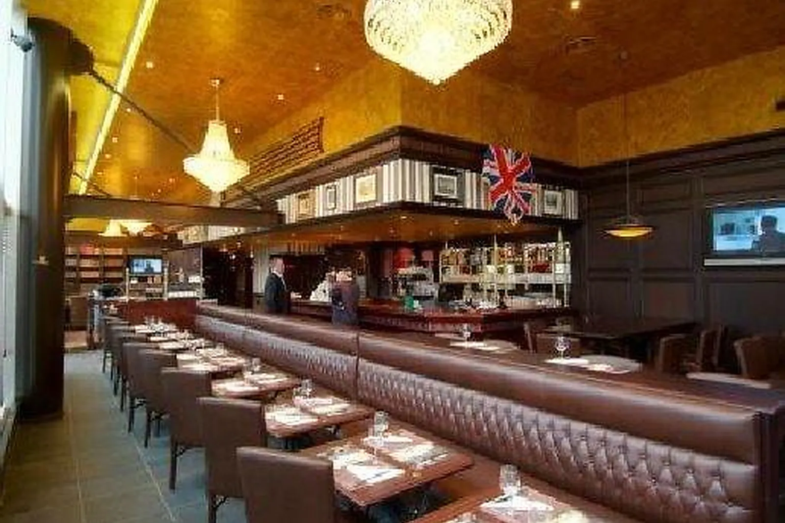 Lieux événementiels, AU BUREAU