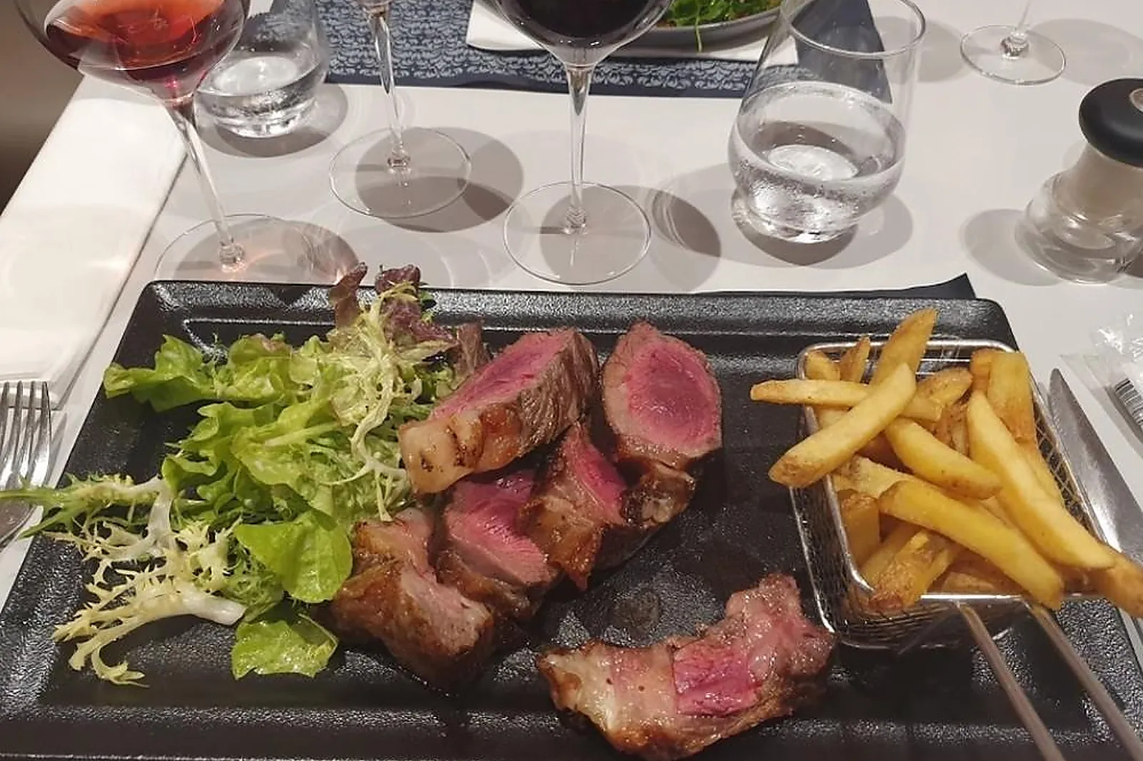 Lieux événementiels, AU COMPTOIR DES HALLES