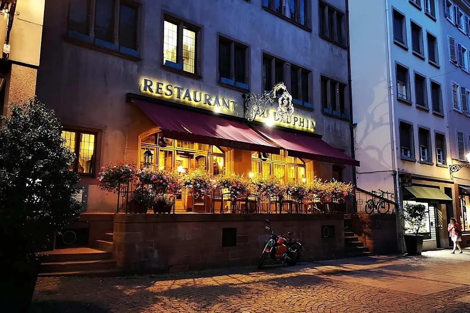 Lieux événementiels, AU DAUPHIN