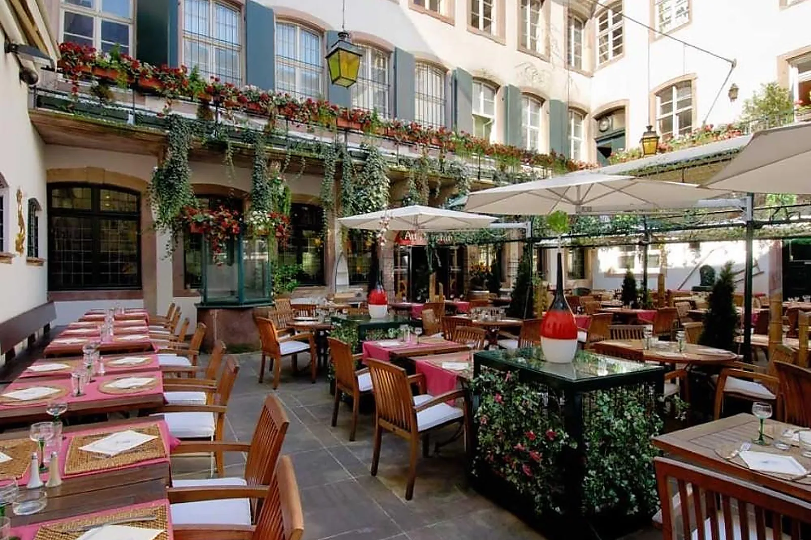 Lieux événementiels, AU DAUPHIN