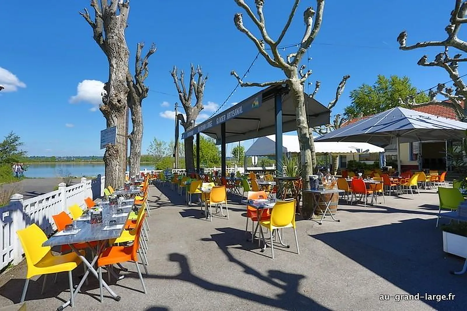 Lieux événementiels, AU GRAND LARGE