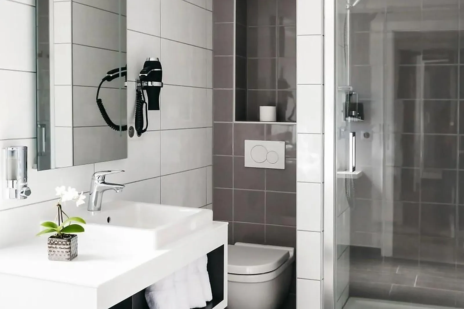 Lieux événementiels, AU LION ROUGE