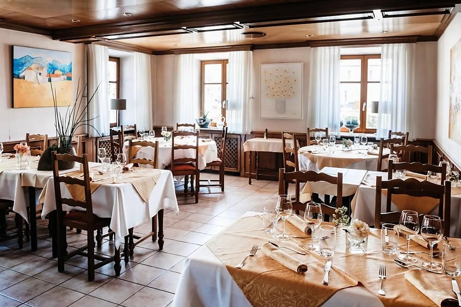 Lieux événementiels, AU LION ROUGE