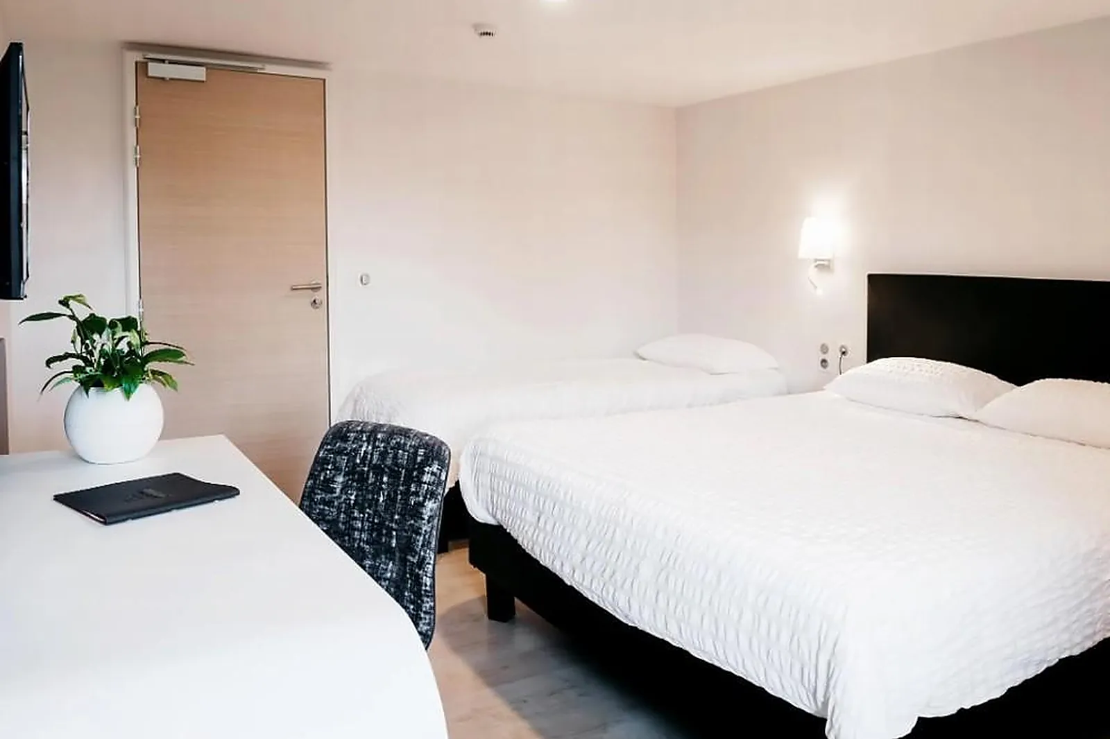 Lieux événementiels, AU LION ROUGE