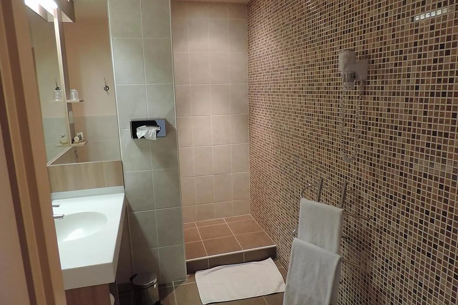 Lieux événementiels, AU MOULIN DES ECORCES