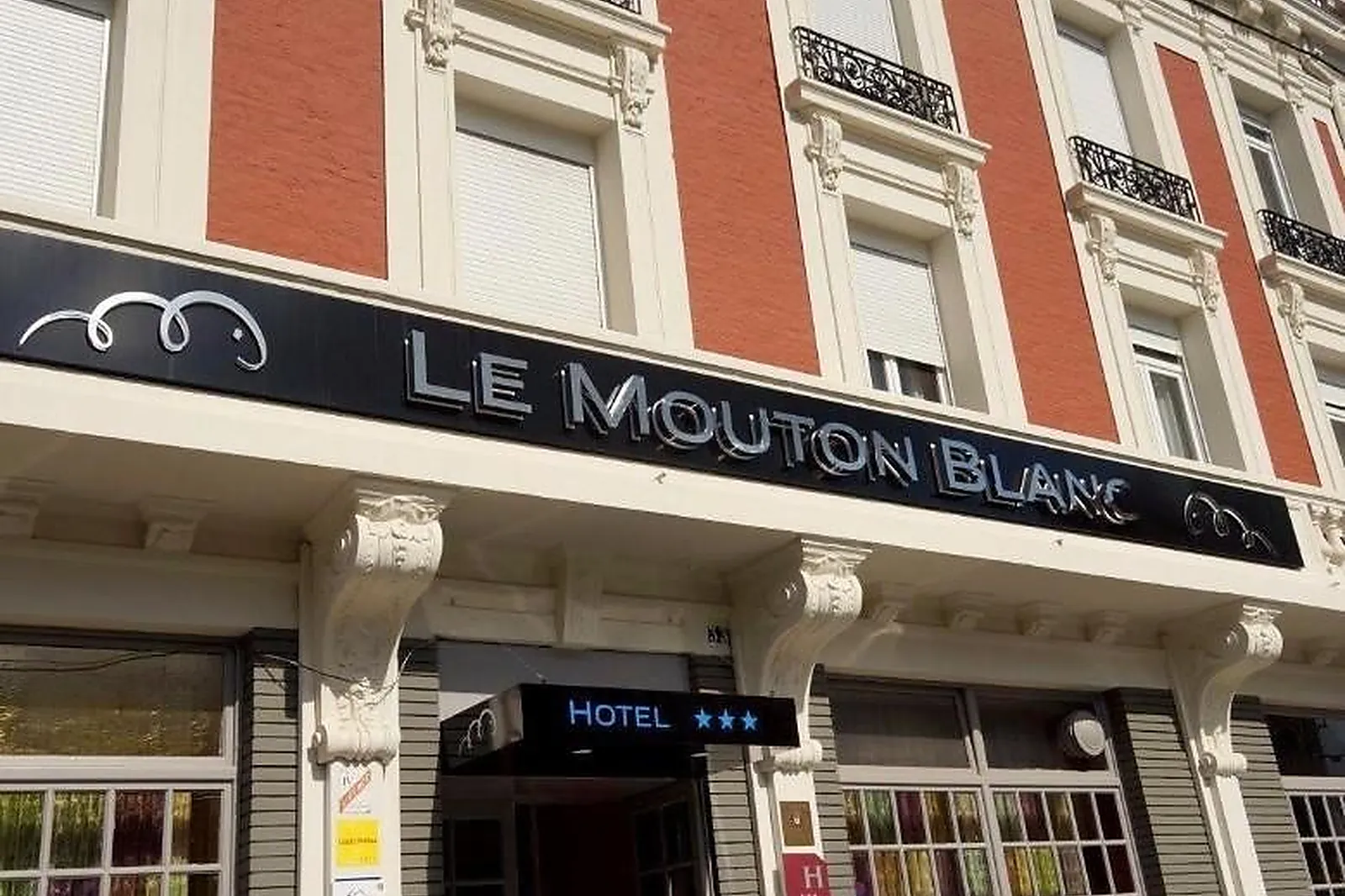 Lieux événementiels, AU MOUTON BLANC