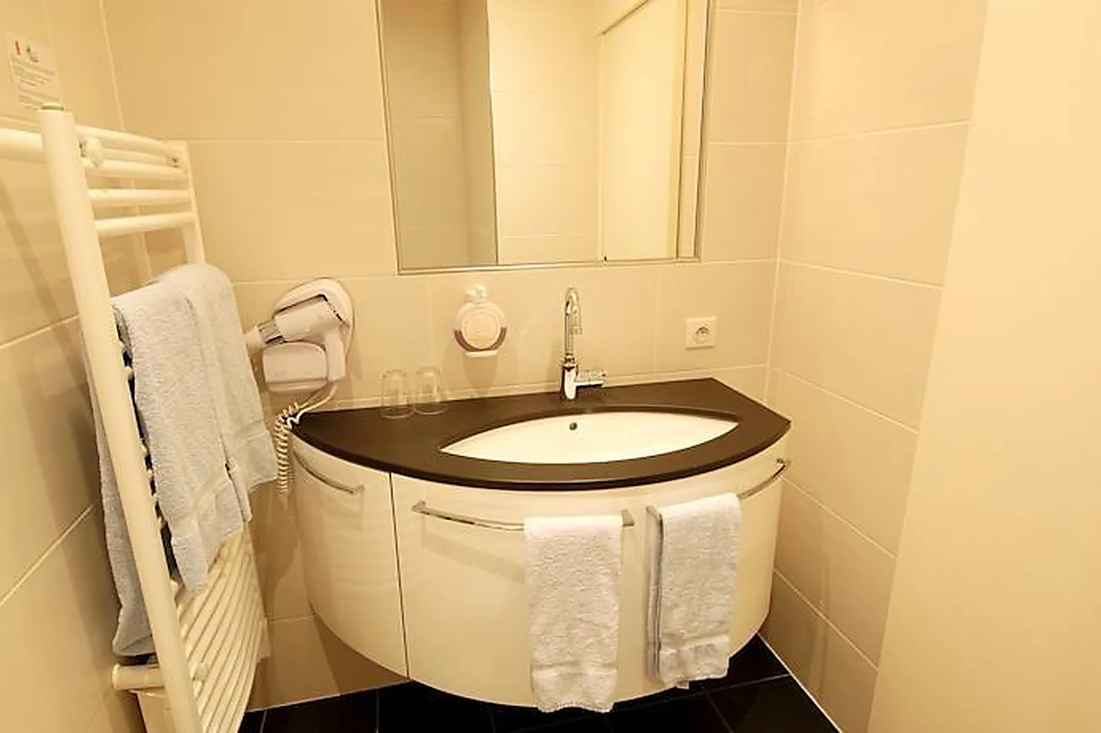 Lieux événementiels, AU NID DE CIGOGNES