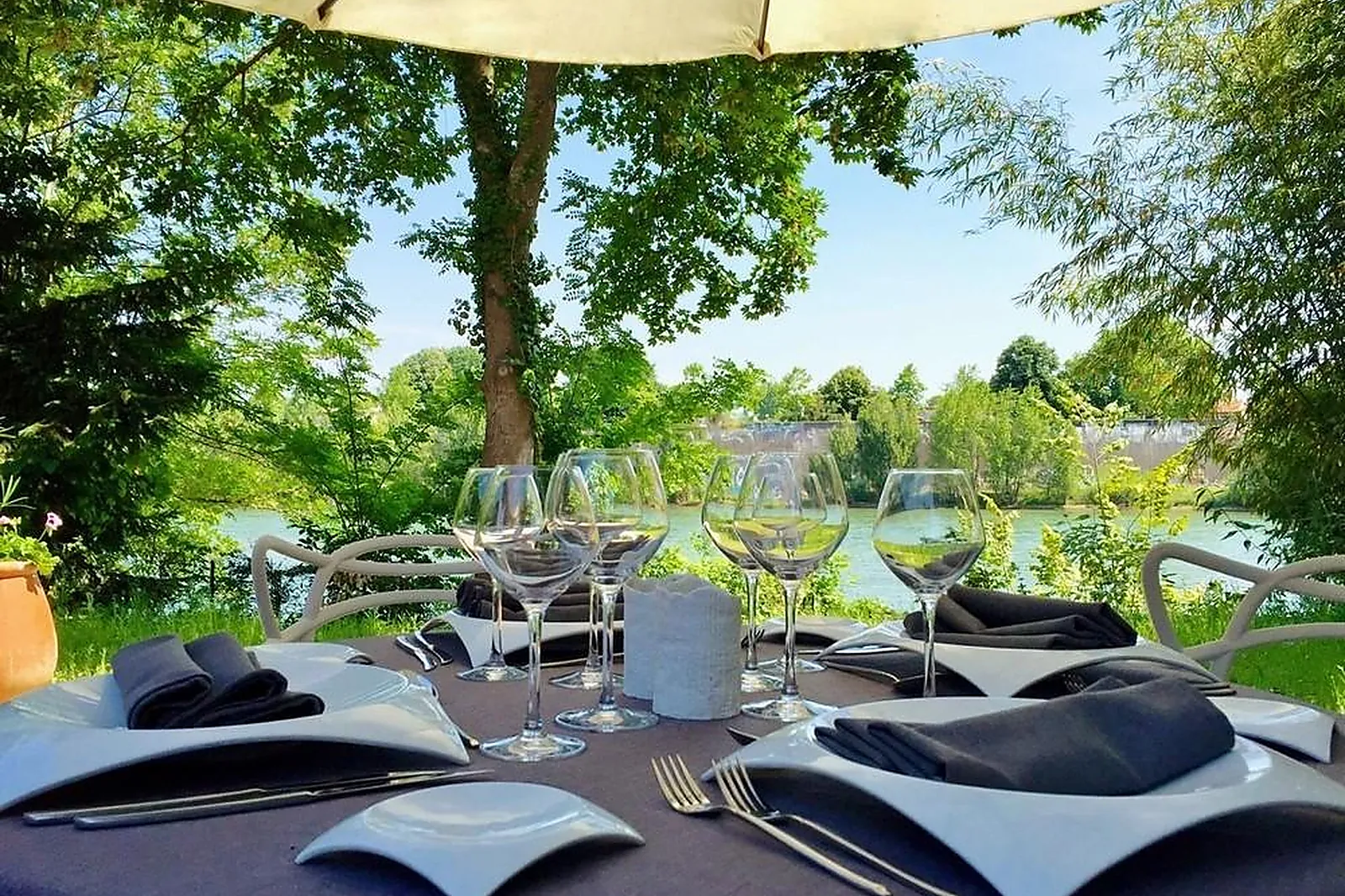 Lieux événementiels, AU POIS GOURMAND