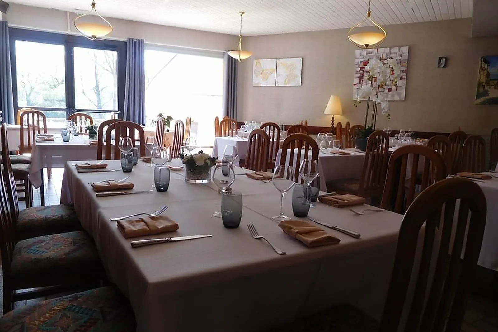 Lieux événementiels, AU RELAIS DE L'OUST