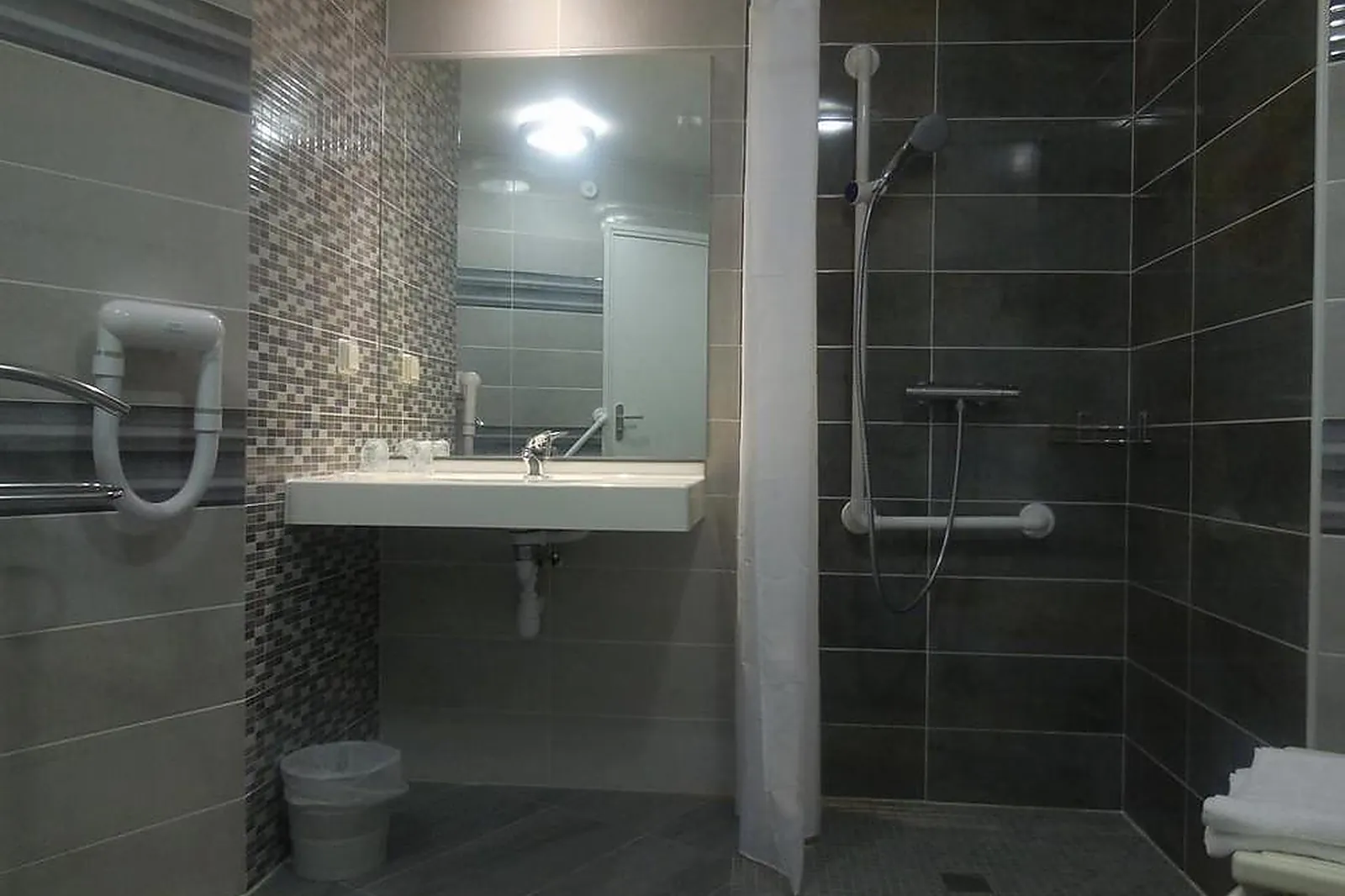 Lieux événementiels, AU RELAIS DE L'OUST