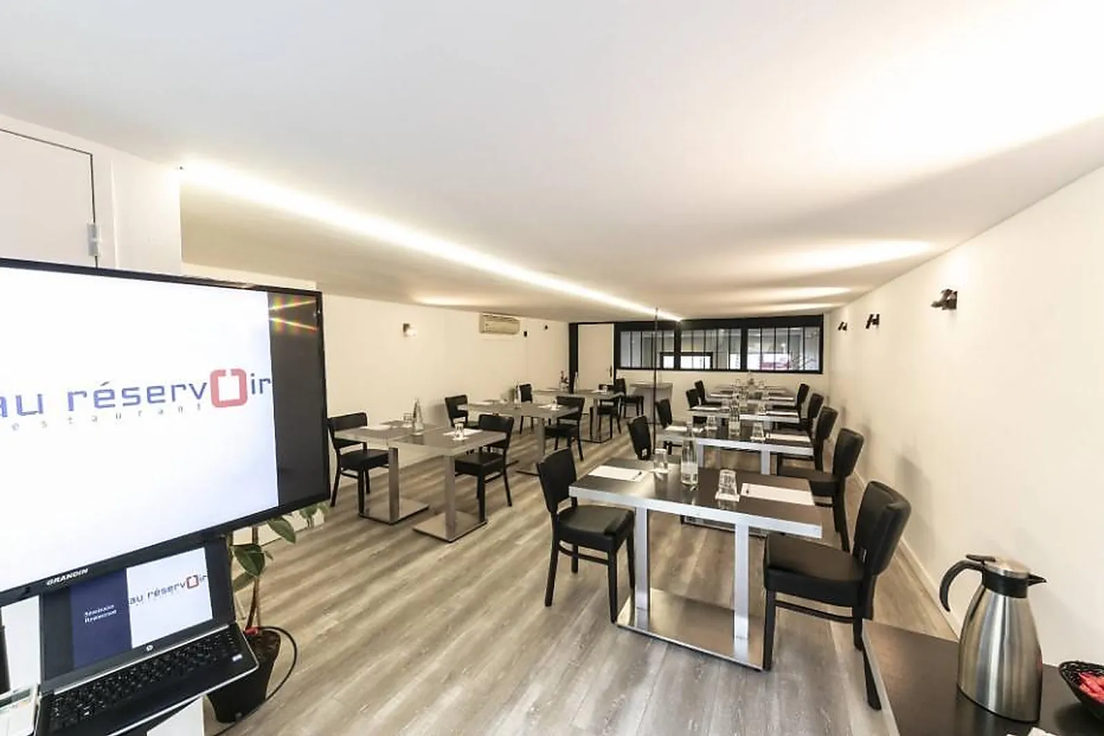 Lieux événementiels, AU RÉSERVOIR