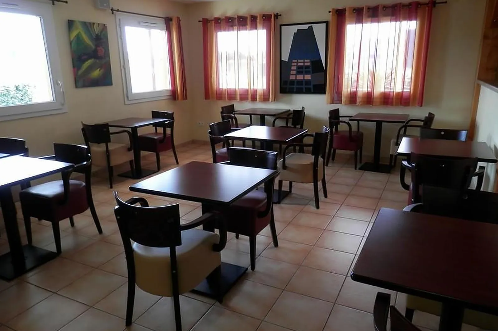 Lieux événementiels, AUBERGE EVERHÔTEL