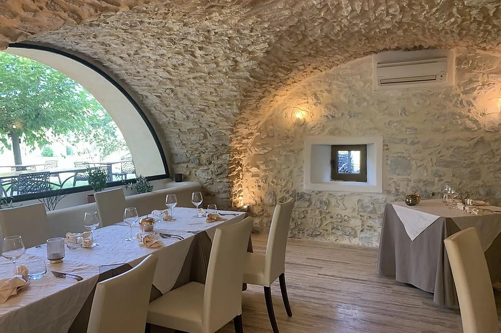 Lieux événementiels, AUBERGE GARDOISE