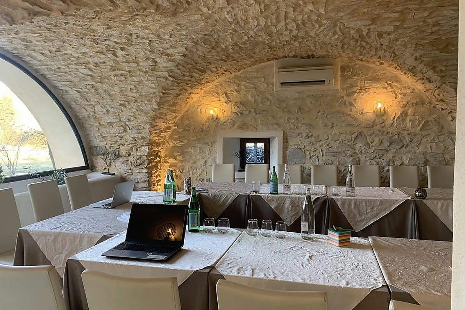 Lieux événementiels, AUBERGE GARDOISE