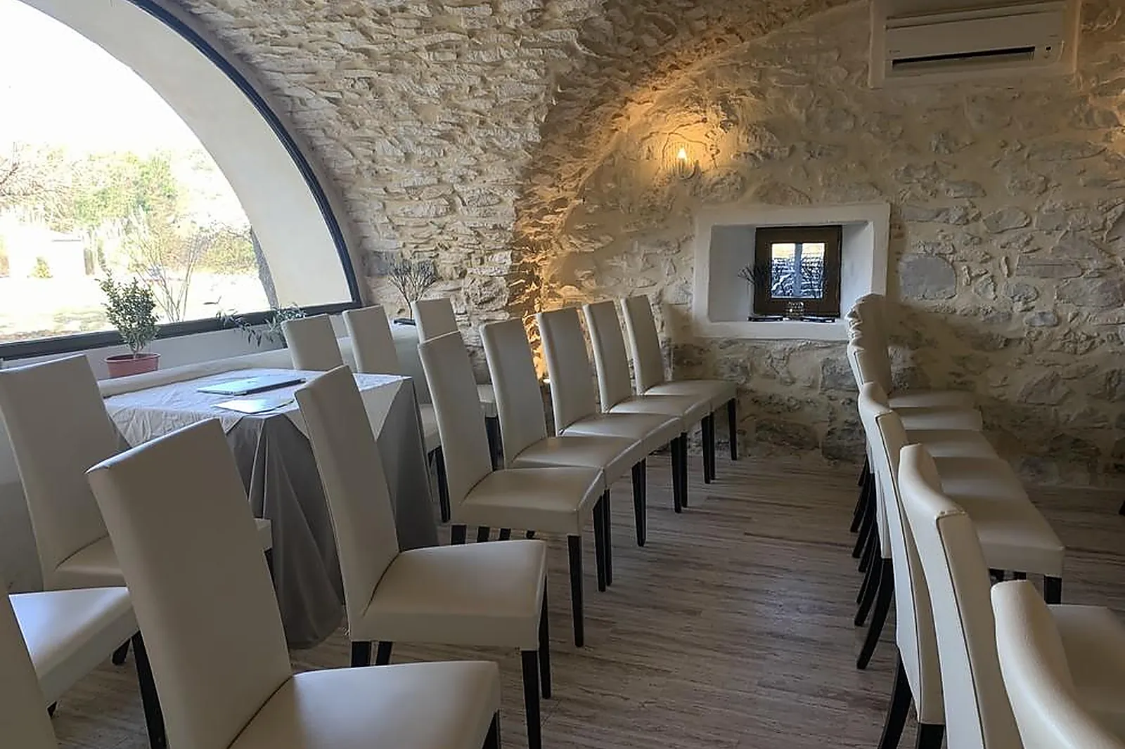 Lieux événementiels, AUBERGE GARDOISE