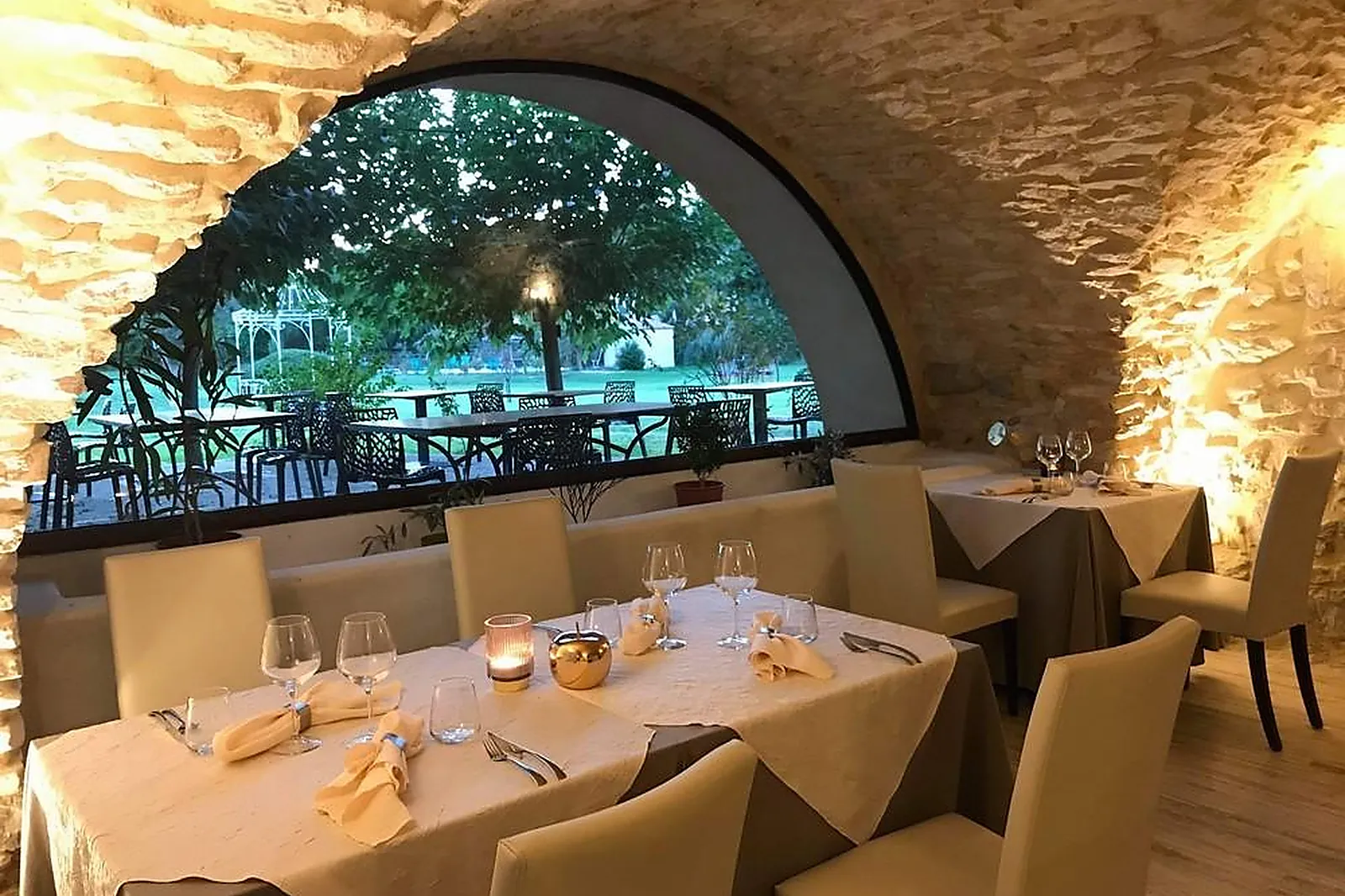 Lieux événementiels, AUBERGE GARDOISE