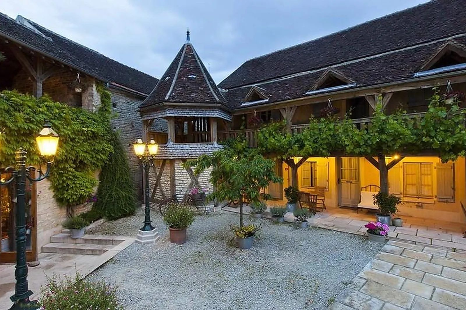 Lieux événementiels, AUBERGE LA BEURSADIÈRE