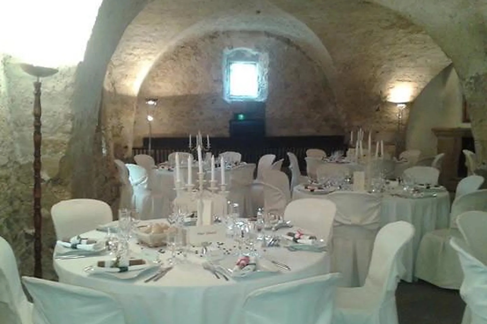 Lieux événementiels, AUBERGE LOU MEOU