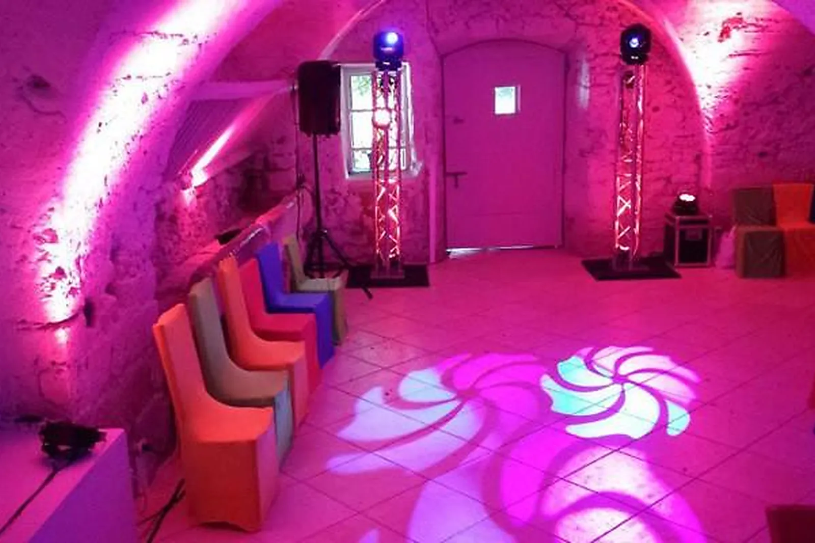 Lieux événementiels, AUBERGE LOU MEOU