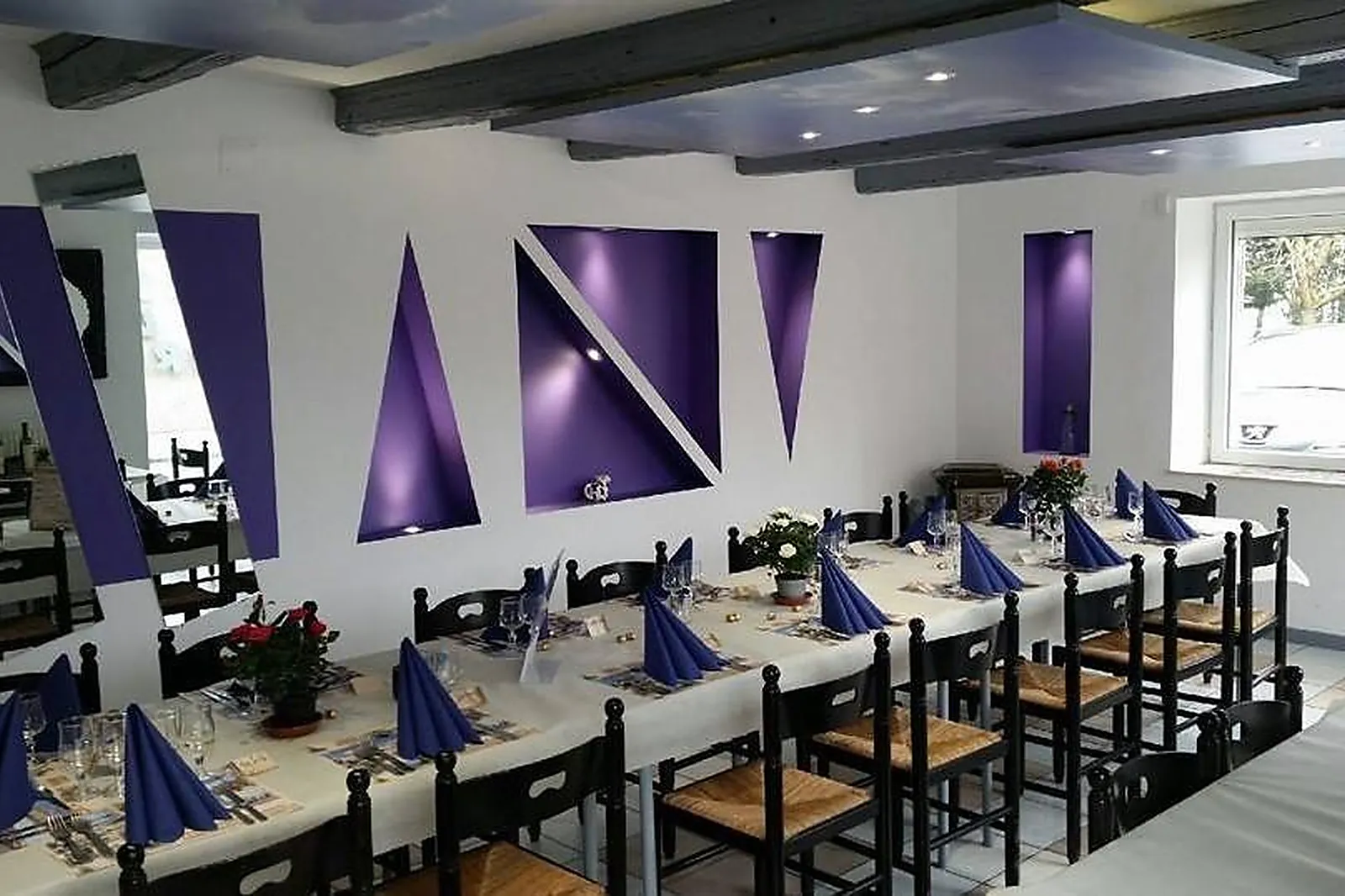 Lieux événementiels, AUBERGE MIRABELLE - CHEZ LÉON