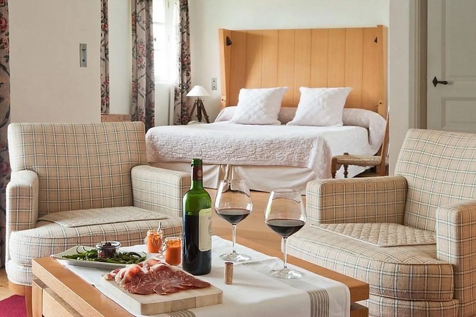 Lieux événementiels, AUBERGE OSTAPÉ