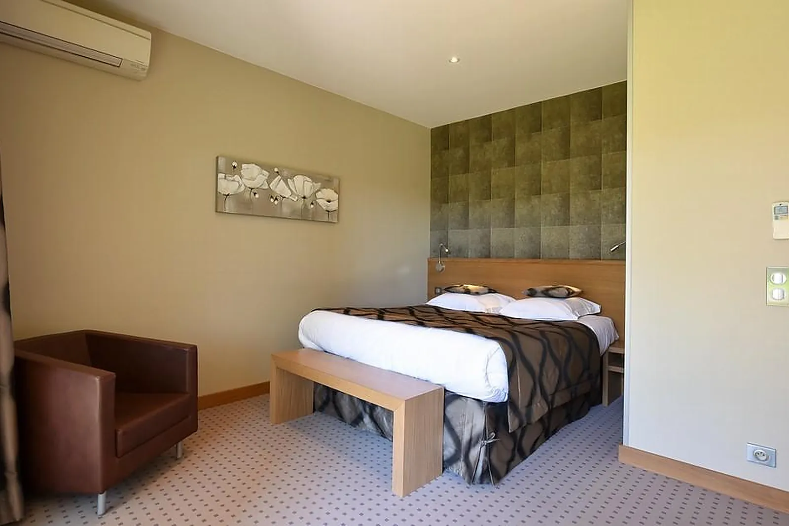 Lieux événementiels, AUBERGE DE CARCARILLE