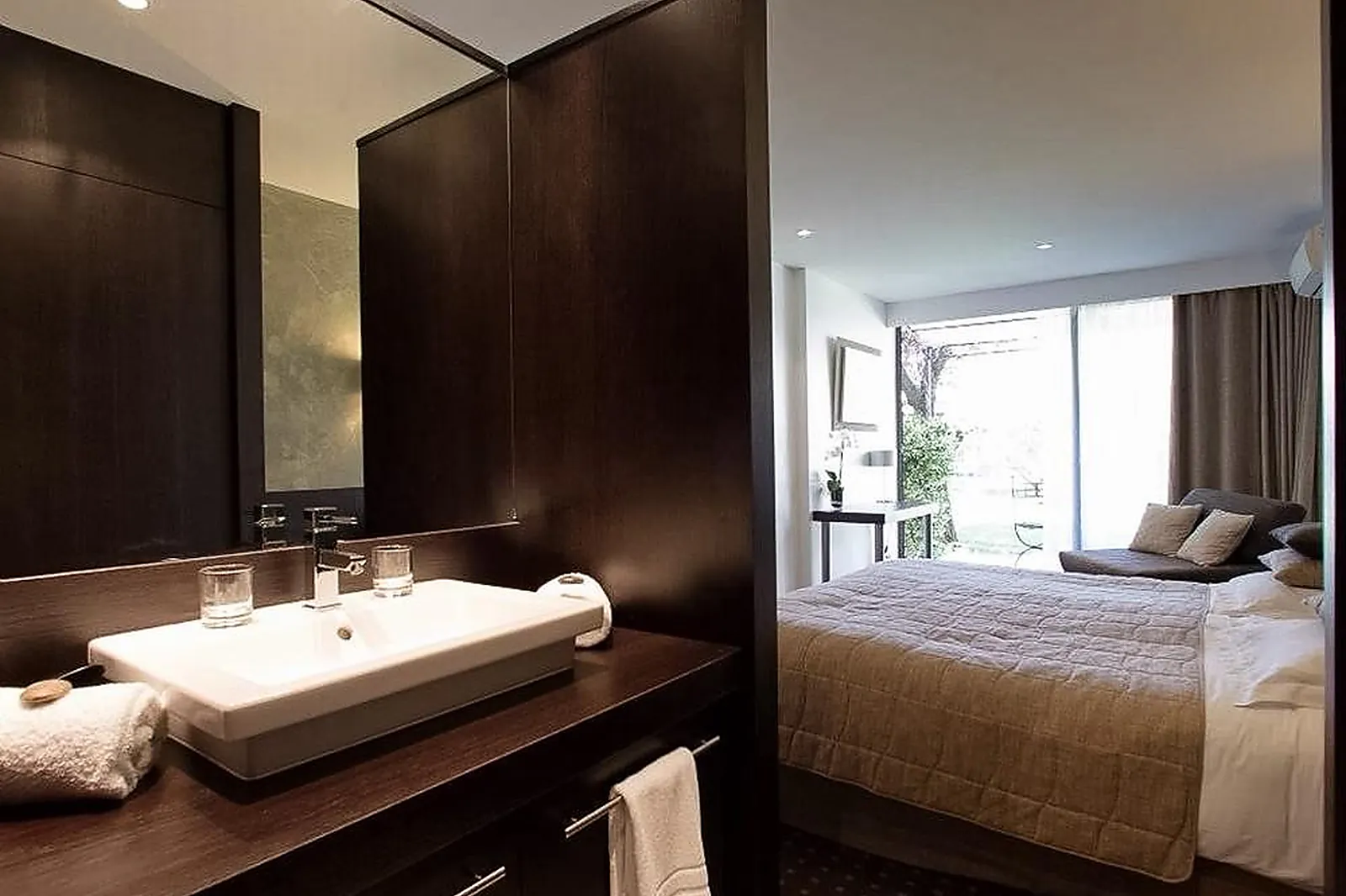 Lieux événementiels, AUBERGE DE CARCARILLE