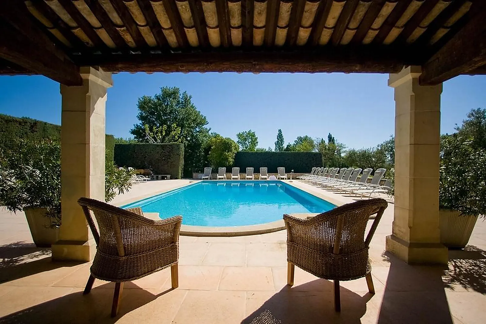 Lieux événementiels, AUBERGE DE CARCARILLE