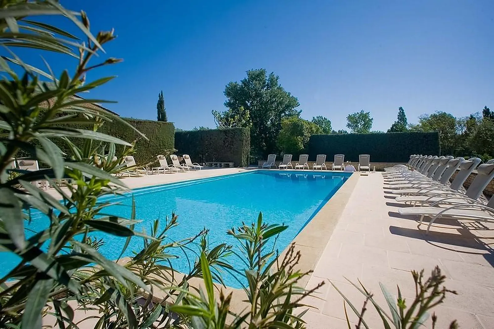 Lieux événementiels, AUBERGE DE CARCARILLE