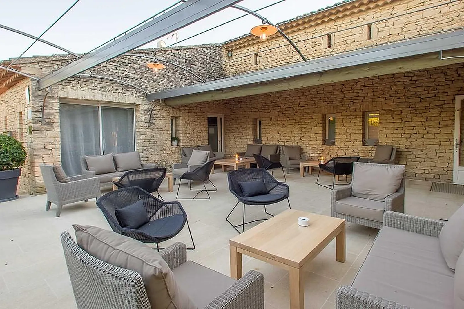 Lieux événementiels, AUBERGE DE CARCARILLE