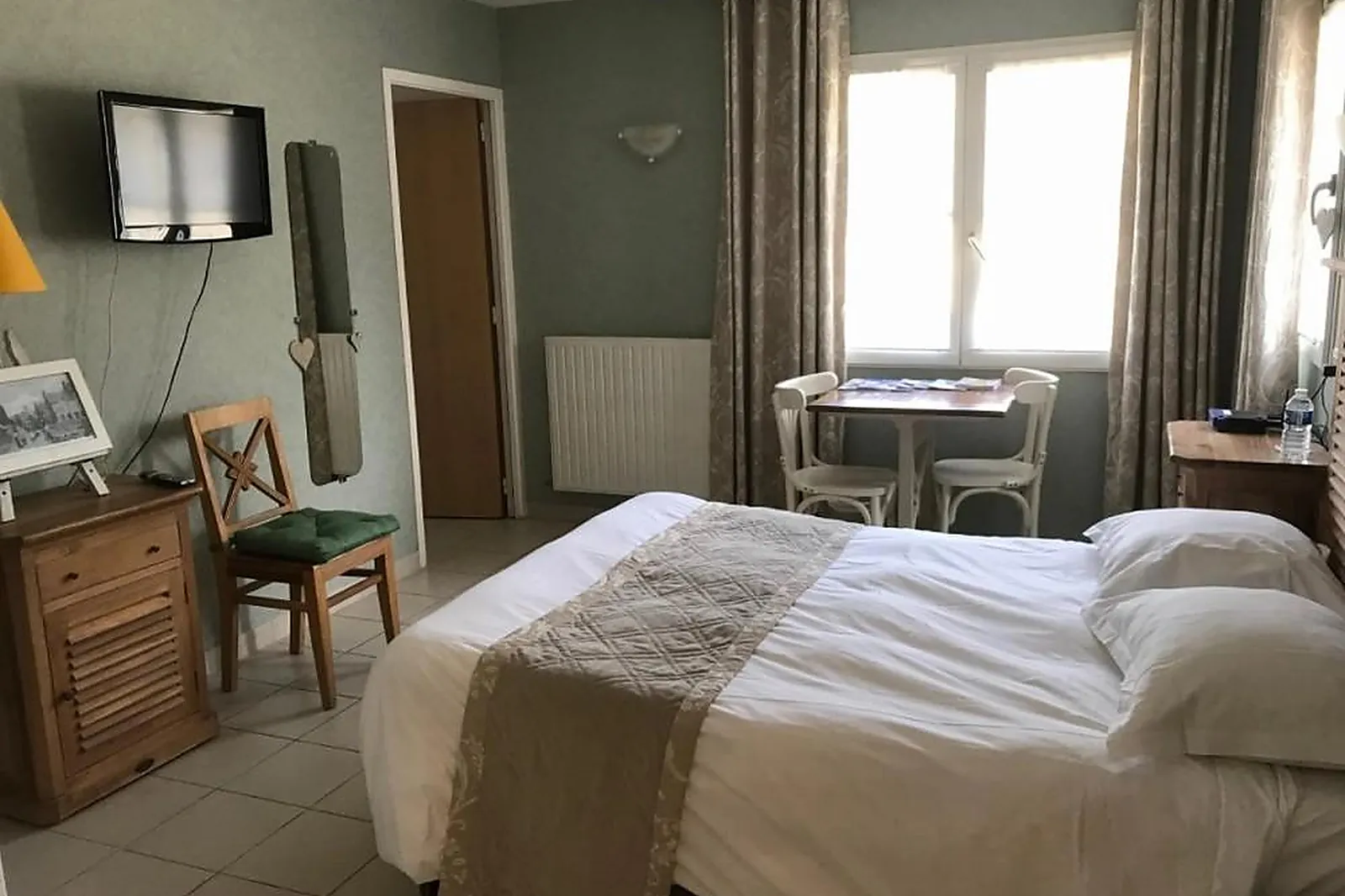 Lieux événementiels, AUBERGE DE CAROLLES