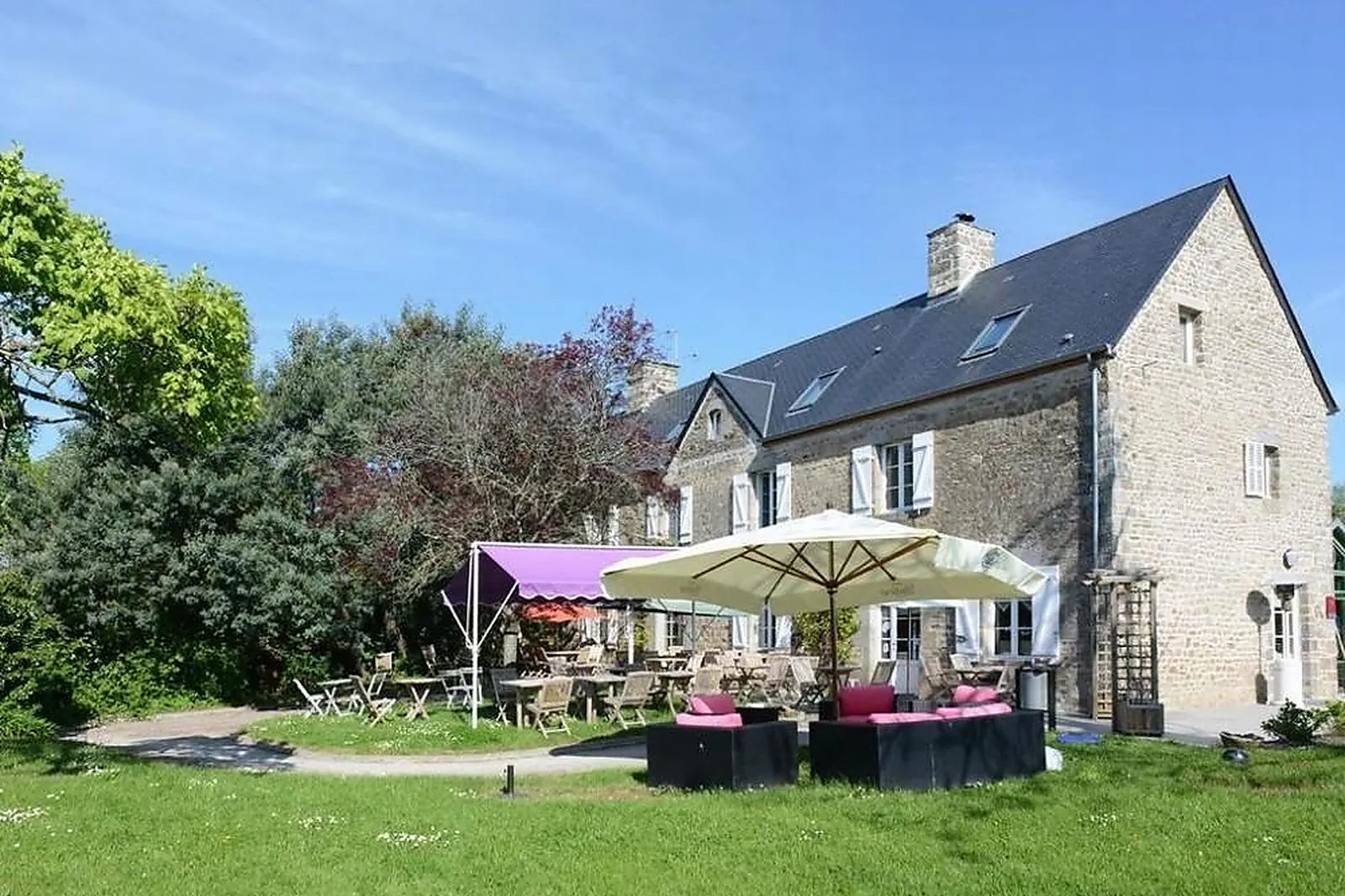Lieux événementiels, AUBERGE DE CAROLLES