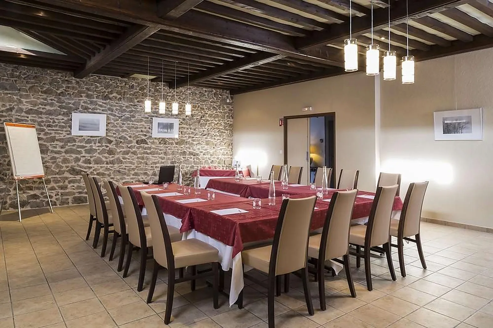 Lieux événementiels, AUBERGE DE CLOCHEMERLE