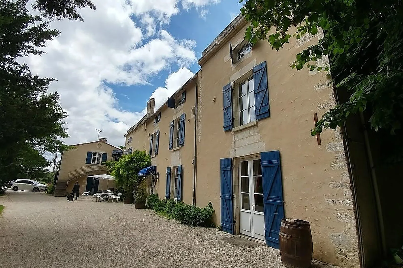 Lieux événementiels, AUBERGE DE CRESPÉ
