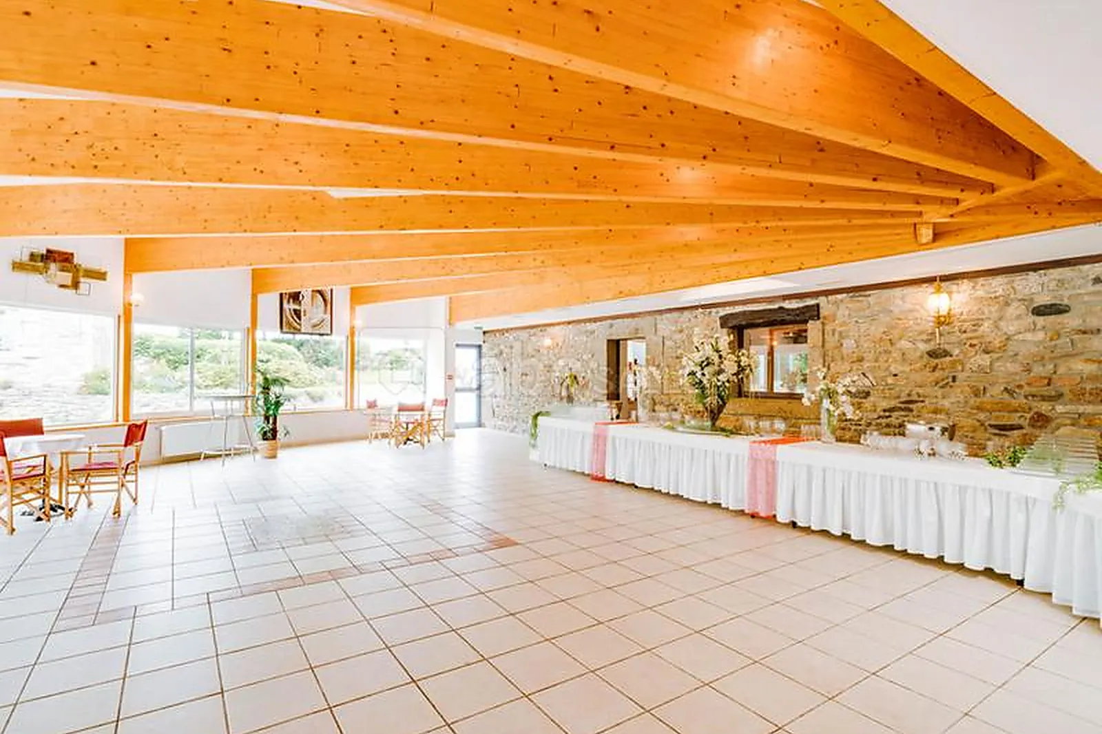 Lieux événementiels, AUBERGE DE KÉRONVEL