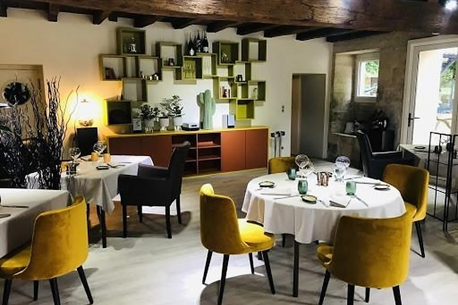 Lieux événementiels, AUBERGE DE LA ROUSSILLE