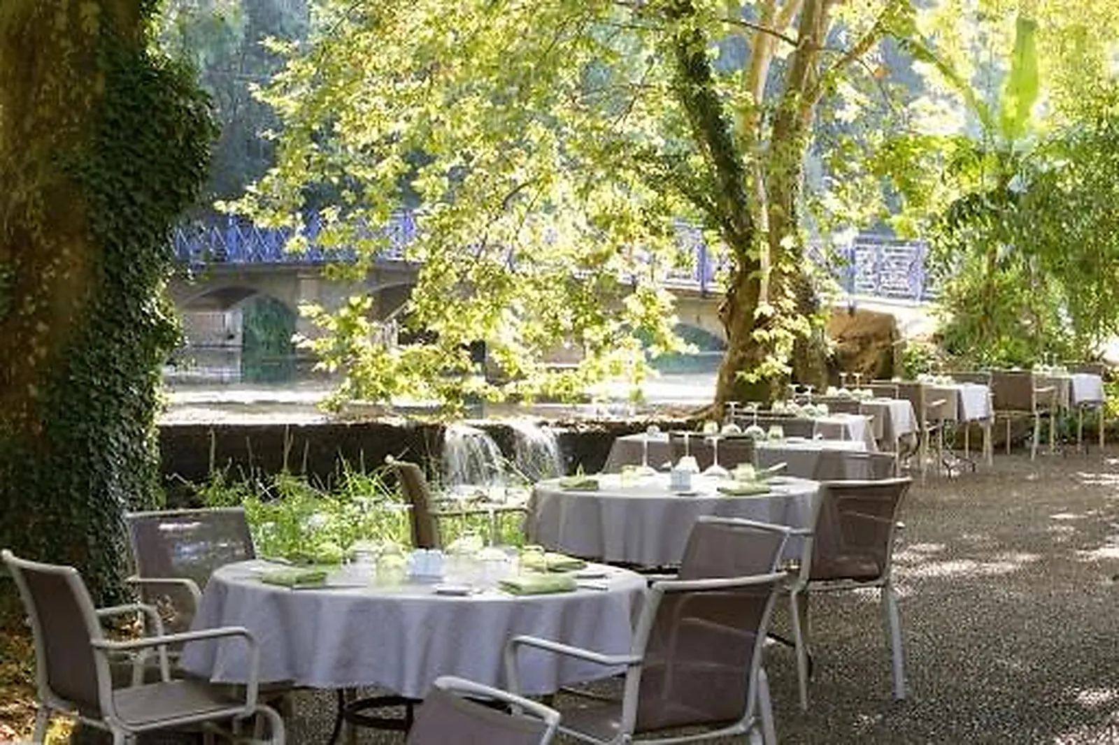 Lieux événementiels, AUBERGE DE LA ROUSSILLE