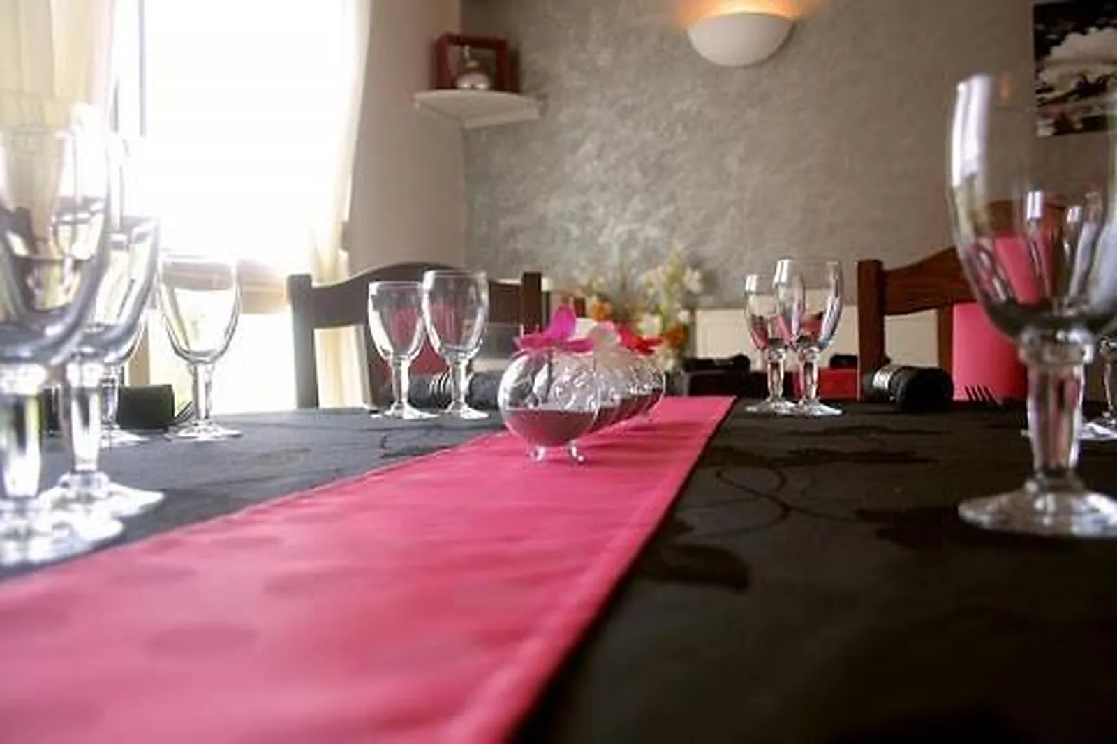 Lieux événementiels, AUBERGE DE PELLEAUTIER