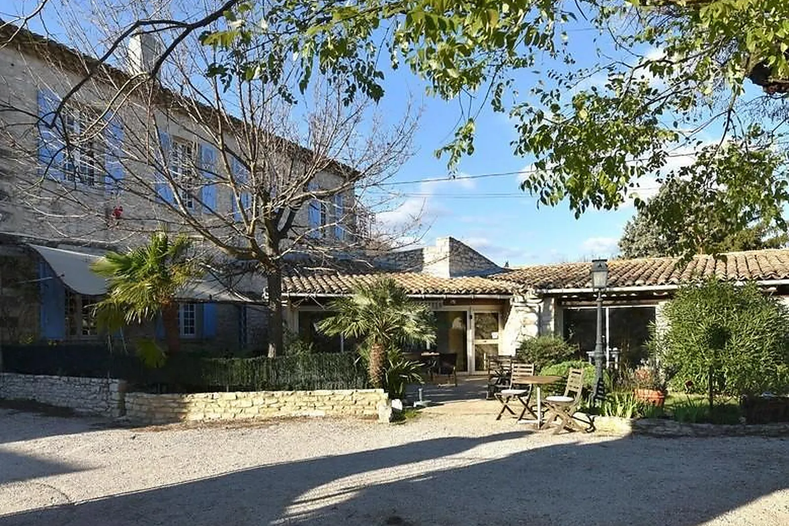 Lieux événementiels, AUBERGE DE TAVEL